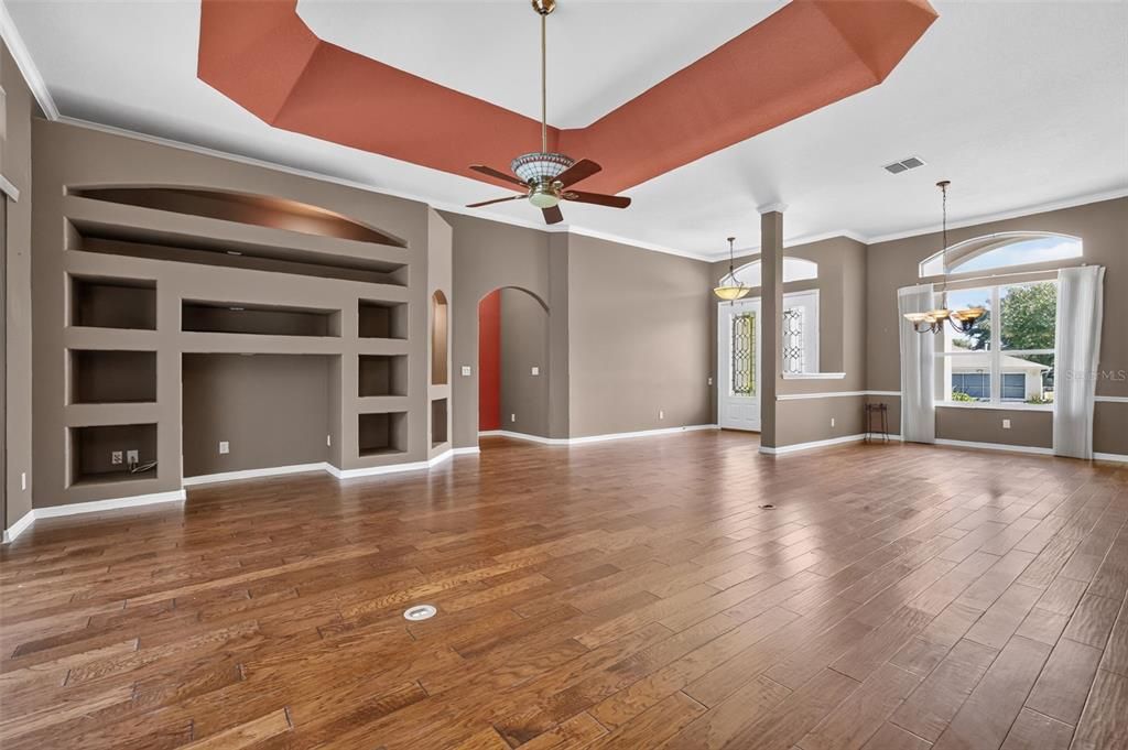 Activo con contrato: $440,000 (3 camas, 3 baños, 2562 Pies cuadrados)