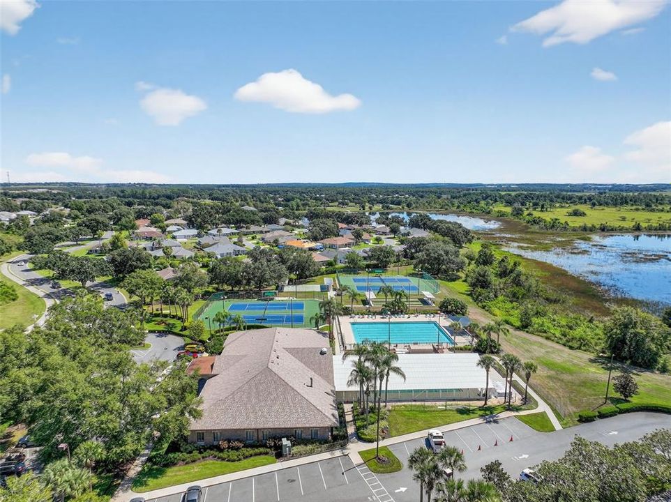 Activo con contrato: $440,000 (3 camas, 3 baños, 2562 Pies cuadrados)