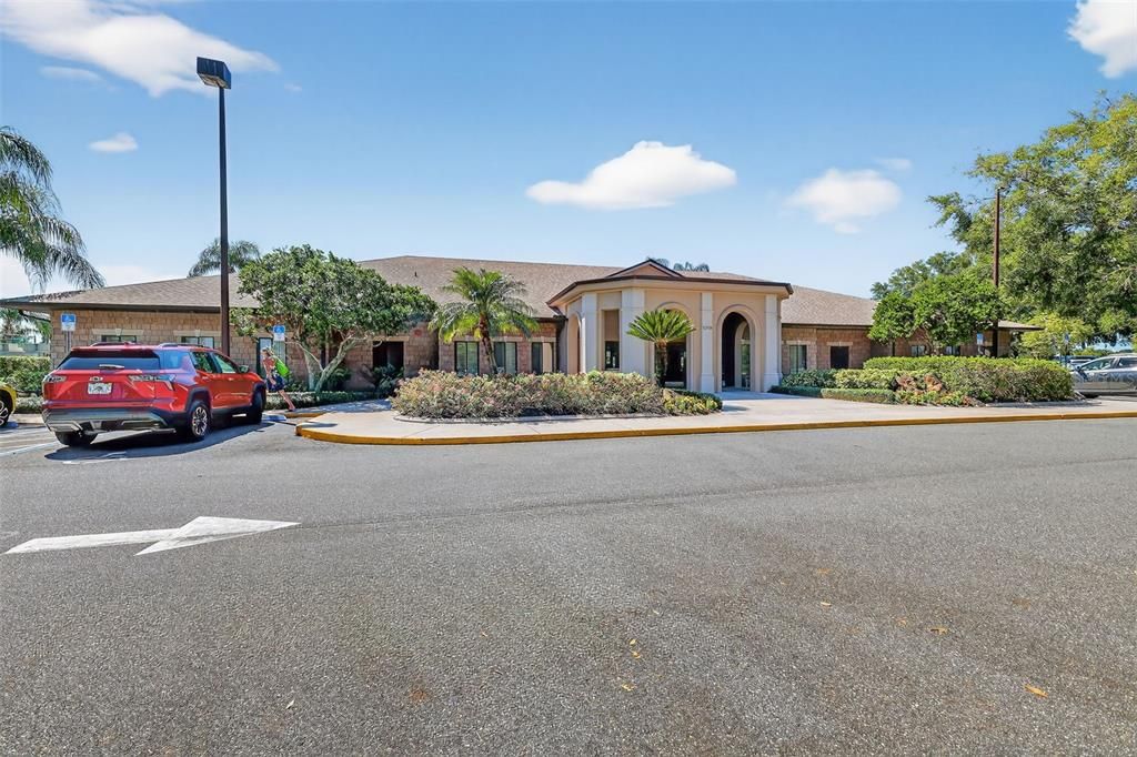 Activo con contrato: $440,000 (3 camas, 3 baños, 2562 Pies cuadrados)