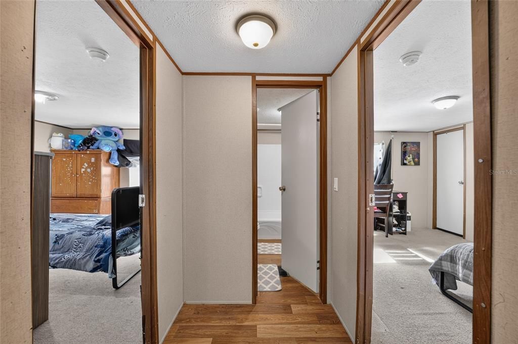 На продажу: $214,900 (4 спален, 2 ванн, 1768 Квадратных фут)