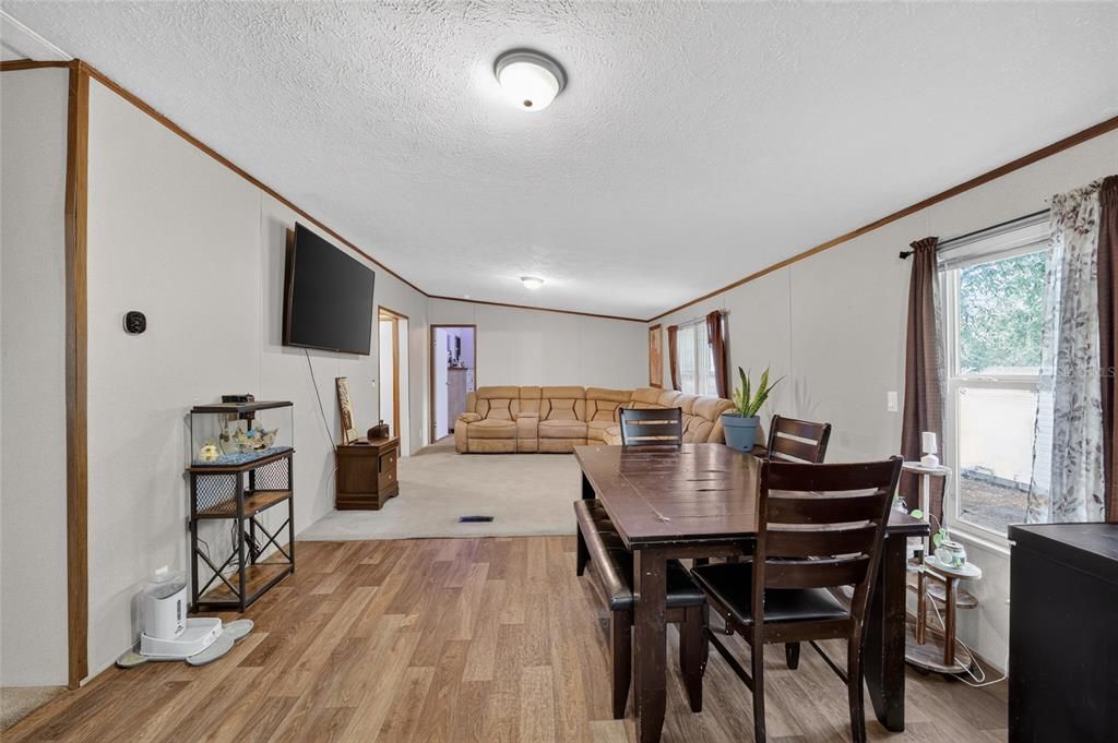 На продажу: $214,900 (4 спален, 2 ванн, 1768 Квадратных фут)