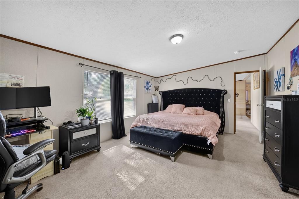 На продажу: $214,900 (4 спален, 2 ванн, 1768 Квадратных фут)