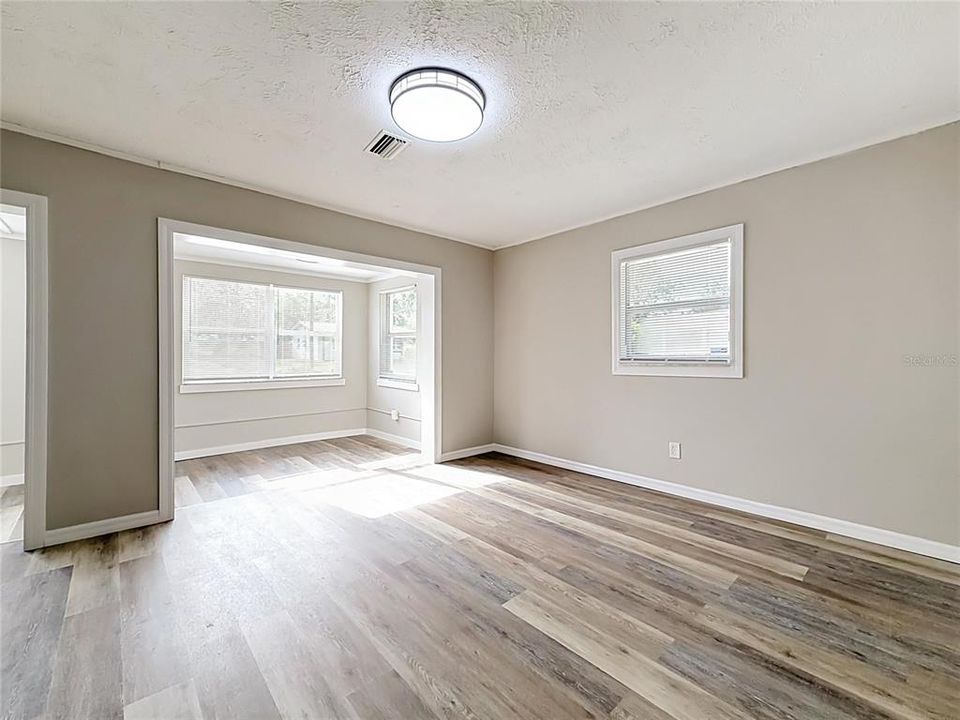 На продажу: $180,000 (3 спален, 1 ванн, 1018 Квадратных фут)
