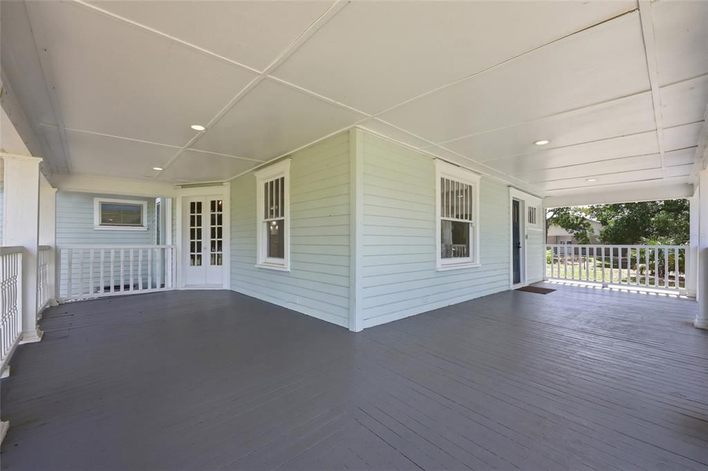 For Sale: $475,000 (4 beds, 2 baths, 3404 Square Feet)
