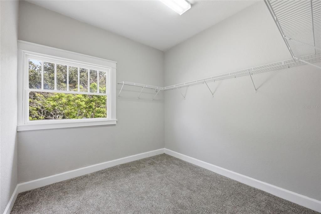 For Sale: $475,000 (4 beds, 2 baths, 3404 Square Feet)