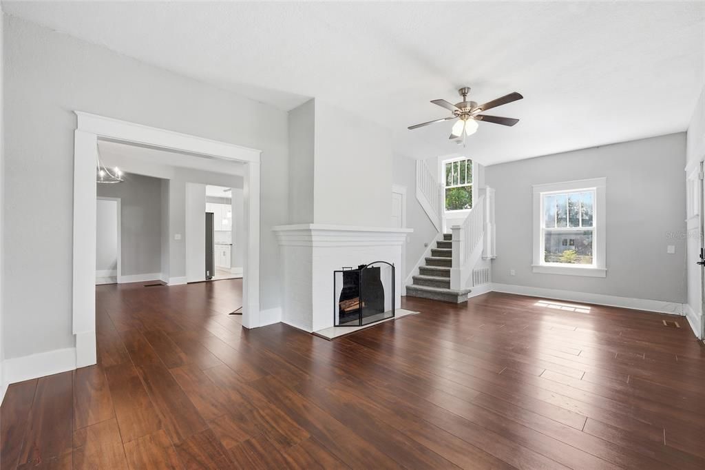 For Sale: $475,000 (4 beds, 2 baths, 3404 Square Feet)