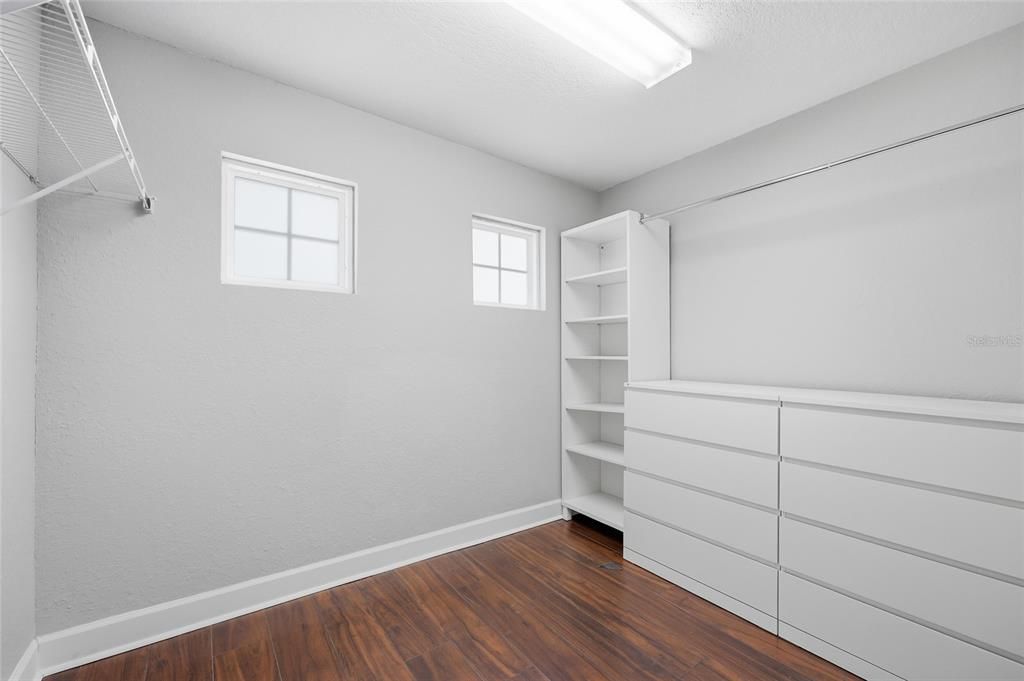 For Sale: $475,000 (4 beds, 2 baths, 3404 Square Feet)