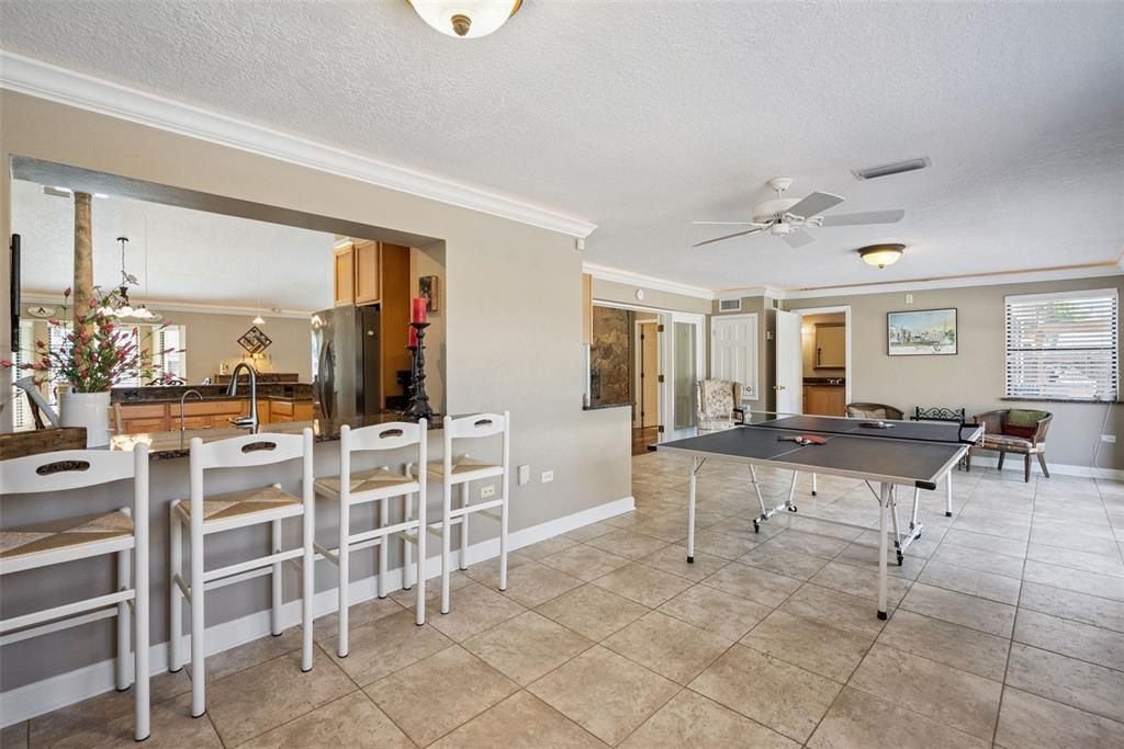 Activo con contrato: $1,099,000 (4 camas, 2 baños, 3104 Pies cuadrados)