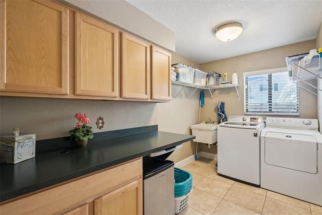 Activo con contrato: $1,099,000 (4 camas, 2 baños, 3104 Pies cuadrados)