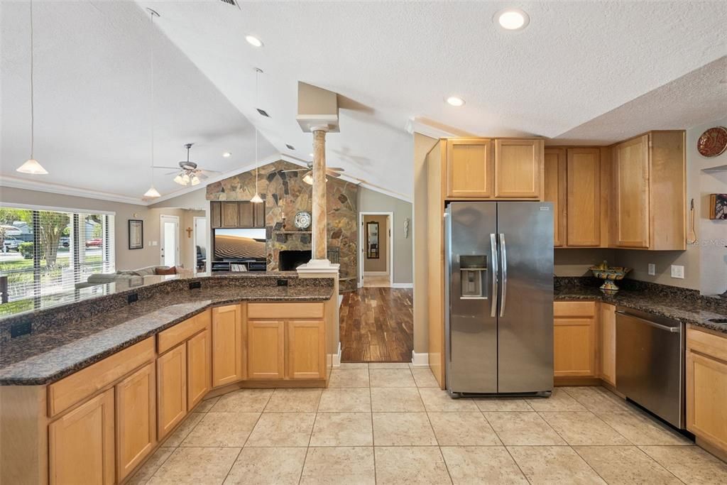 Activo con contrato: $1,099,000 (4 camas, 2 baños, 3104 Pies cuadrados)