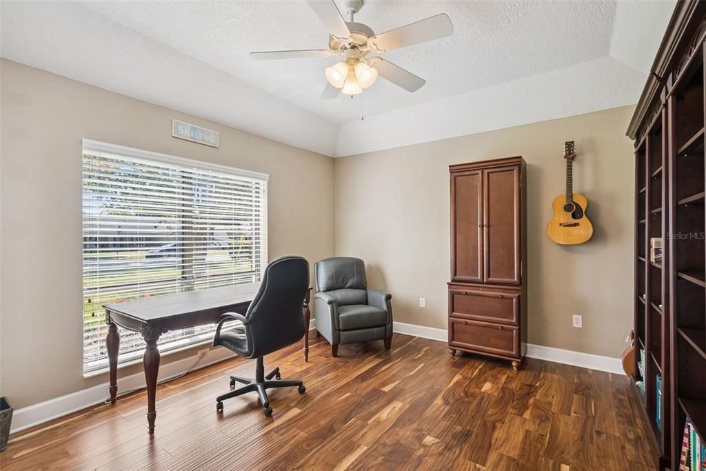Activo con contrato: $1,099,000 (4 camas, 2 baños, 3104 Pies cuadrados)