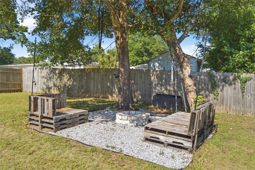 For Sale: $349,900 (3 beds, 2 baths, 1640 Square Feet)