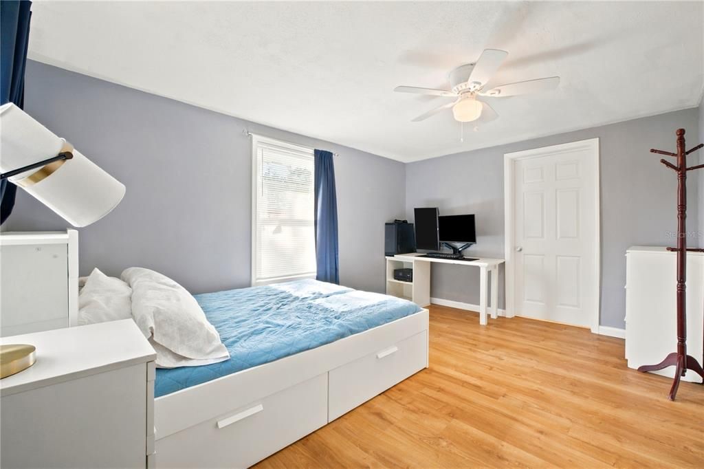 For Sale: $349,900 (3 beds, 2 baths, 1640 Square Feet)