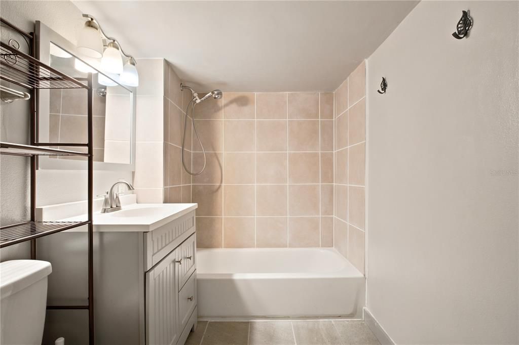 For Sale: $349,900 (3 beds, 2 baths, 1640 Square Feet)