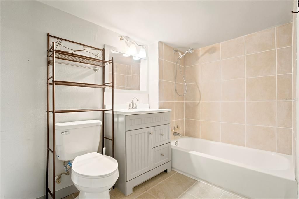 For Sale: $349,900 (3 beds, 2 baths, 1640 Square Feet)