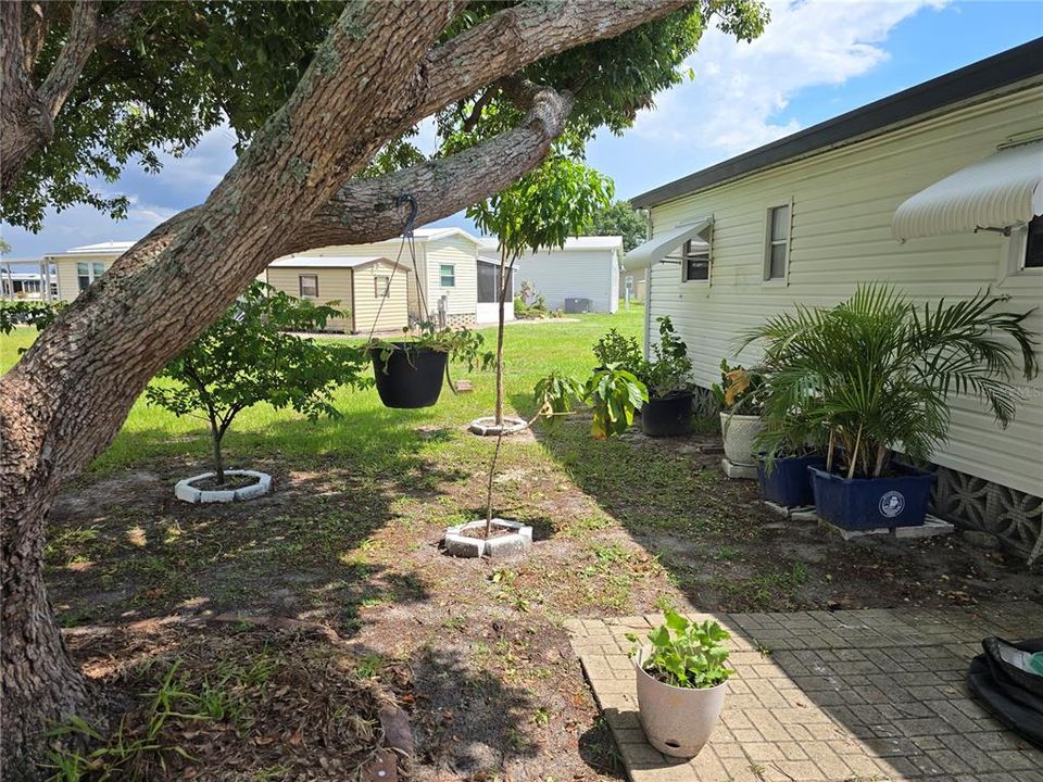 For Sale: $85,000 (2 beds, 1 baths, 720 Square Feet)