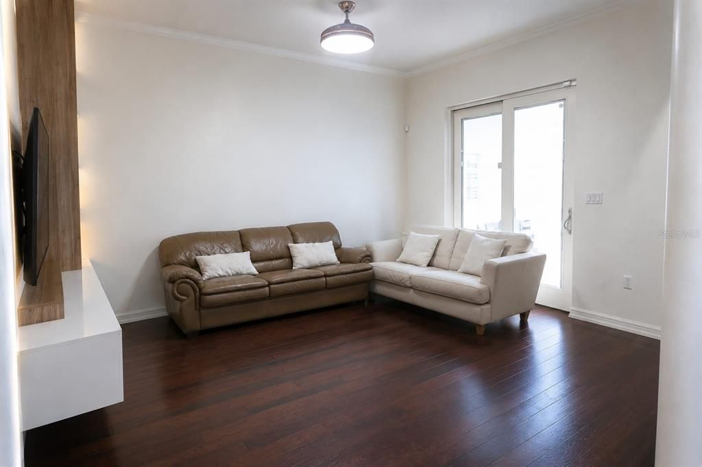 For Sale: $444,900 (3 beds, 2 baths, 1642 Square Feet)