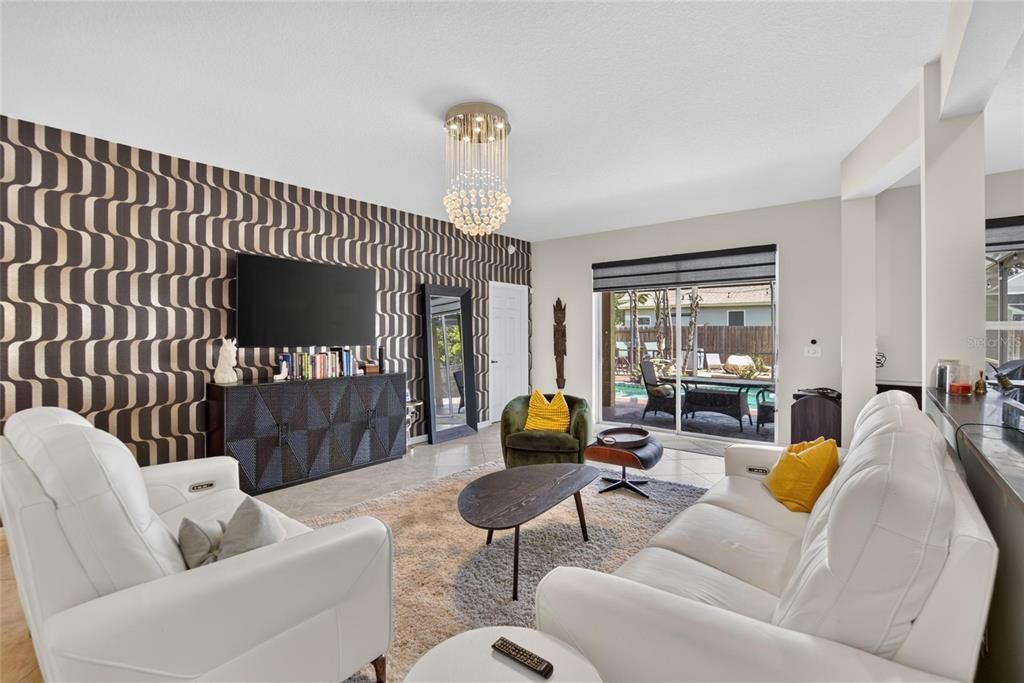 На продажу: $495,000 (4 спален, 2 ванн, 2018 Квадратных фут)
