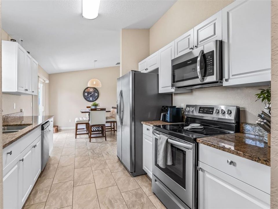 Active With Contract: $232,500 (3 beds, 2 baths, 1246 Square Feet)