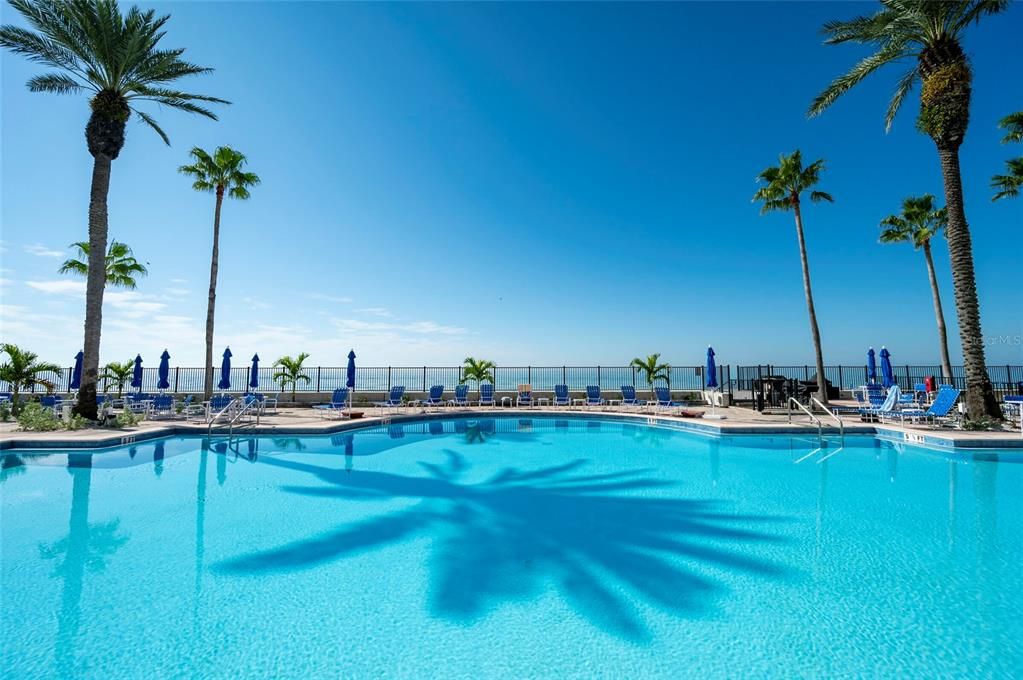 En Venta: $1,875,000 (3 camas, 2 baños, 2227 Pies cuadrados)