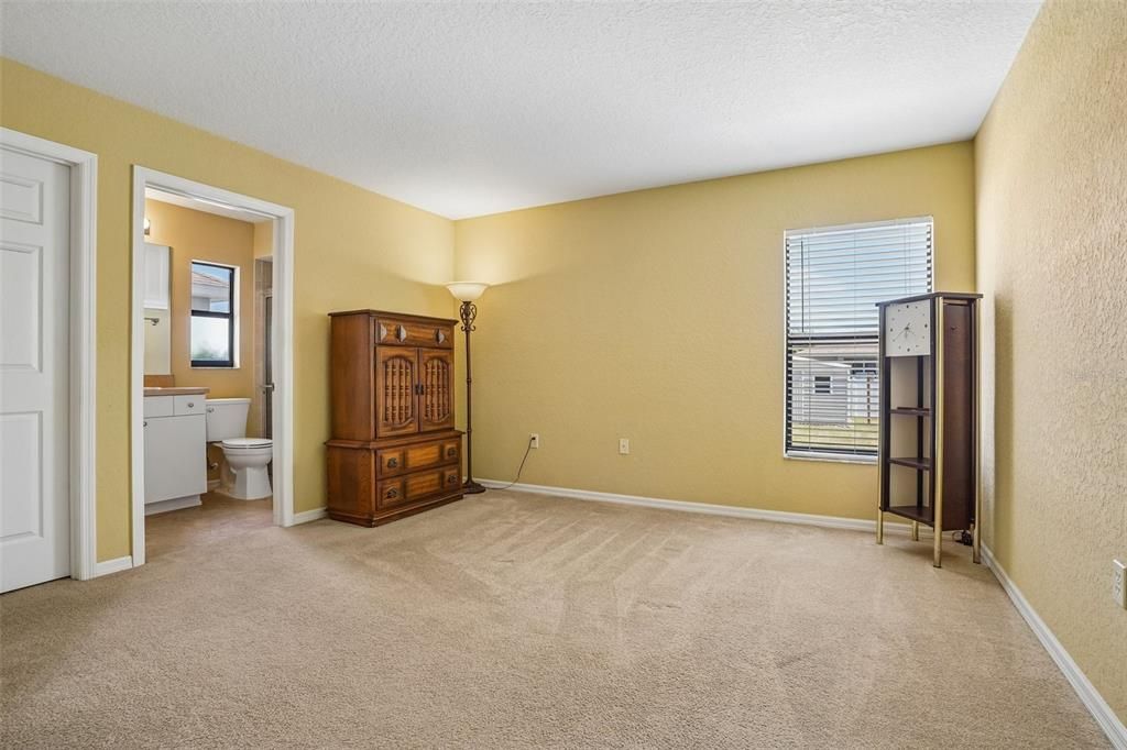 For Sale: $265,000 (3 beds, 2 baths, 1565 Square Feet)