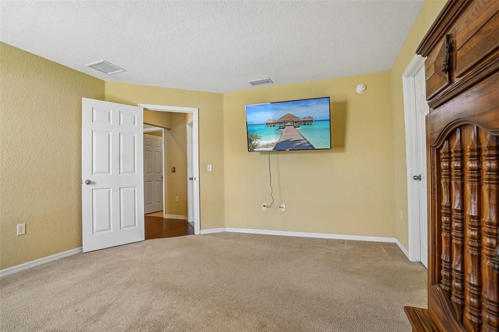 For Sale: $265,000 (3 beds, 2 baths, 1565 Square Feet)