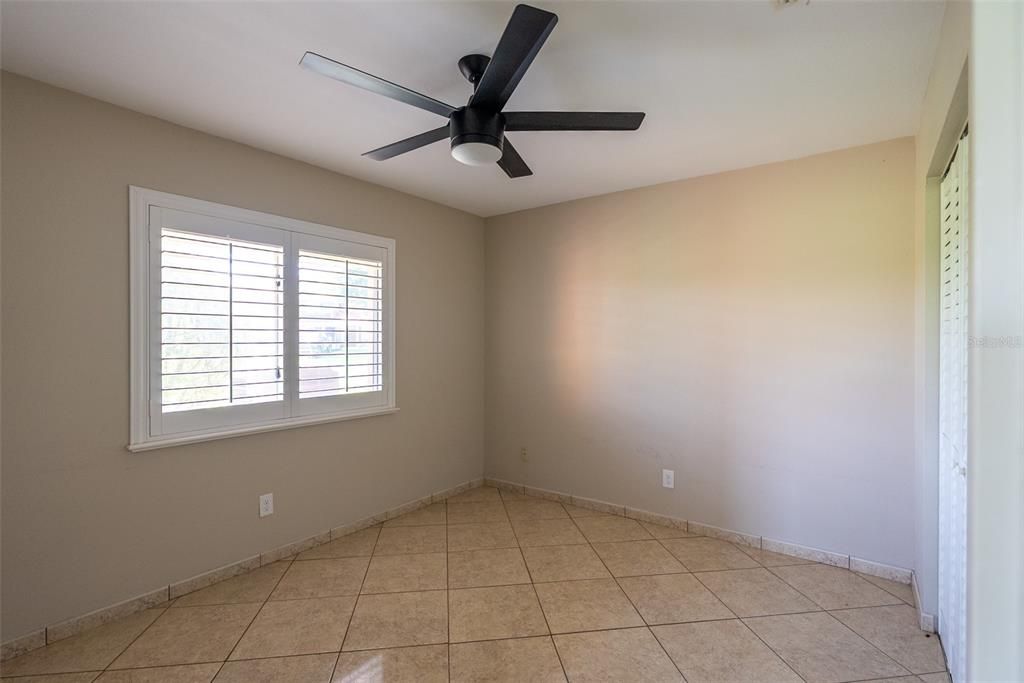 For Sale: $165,000 (2 beds, 2 baths, 930 Square Feet)