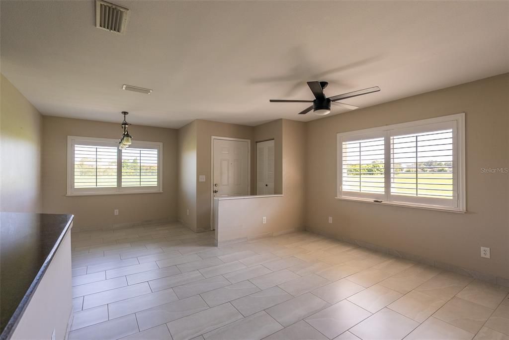 For Sale: $165,000 (2 beds, 2 baths, 930 Square Feet)