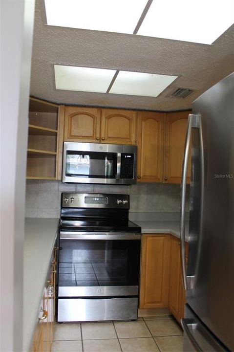 На продажу: $90,000 (2 спален, 2 ванн, 930 Квадратных фут)