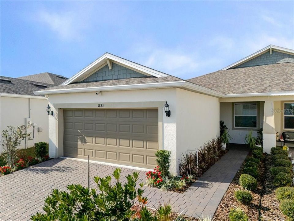 For Sale: $320,000 (3 beds, 2 baths, 1559 Square Feet)