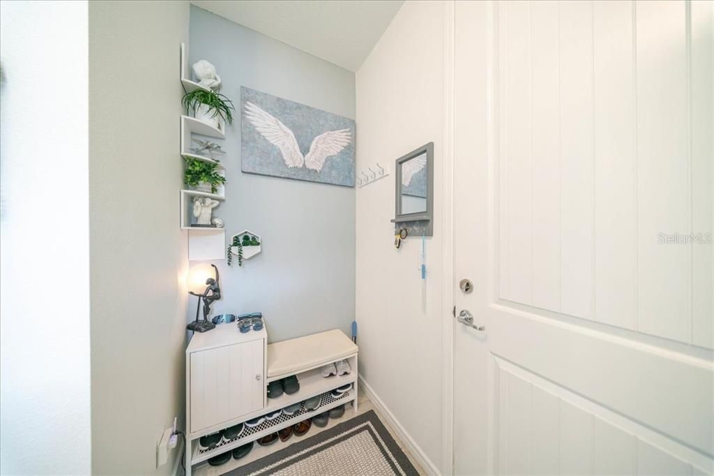 For Sale: $320,000 (3 beds, 2 baths, 1559 Square Feet)