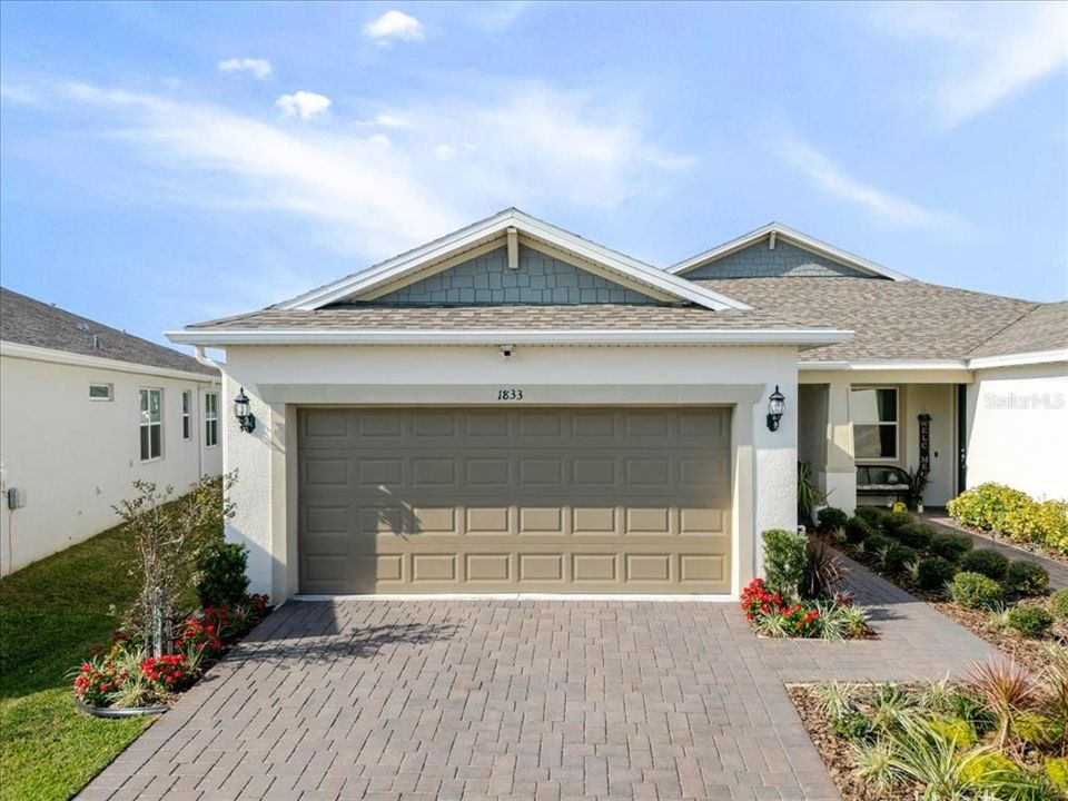 For Sale: $320,000 (3 beds, 2 baths, 1559 Square Feet)