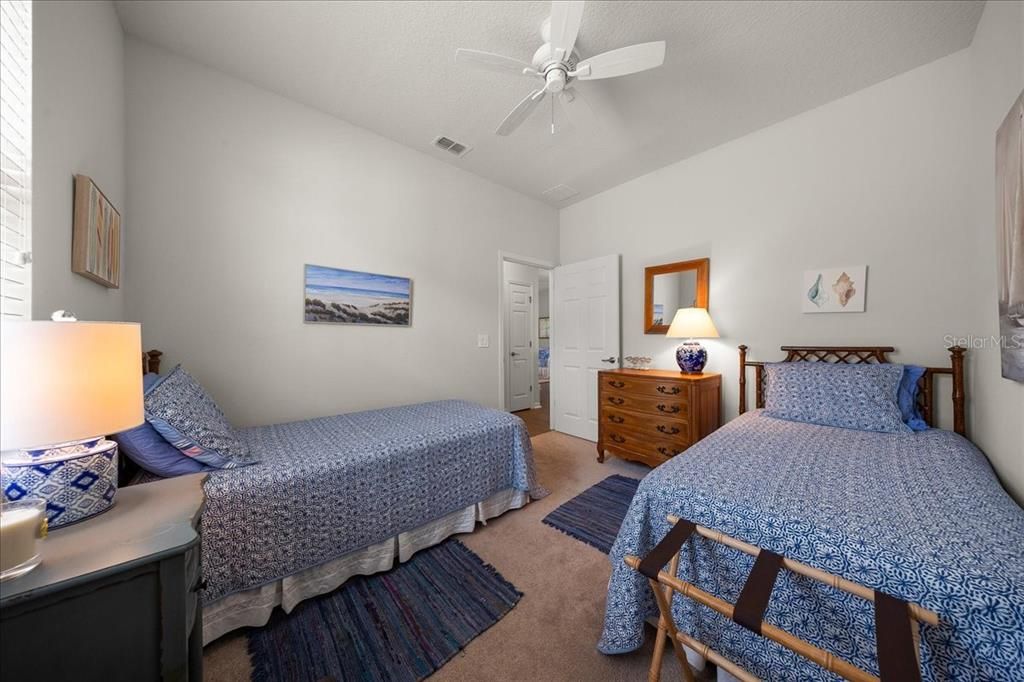 For Sale: $310,000 (2 beds, 2 baths, 1300 Square Feet)