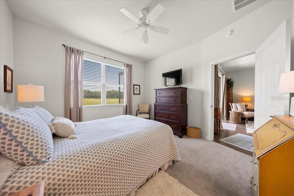 For Sale: $310,000 (2 beds, 2 baths, 1300 Square Feet)
