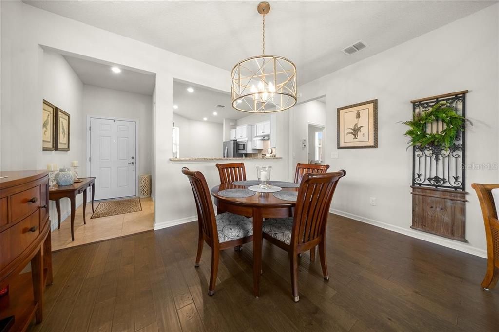 For Sale: $310,000 (2 beds, 2 baths, 1300 Square Feet)