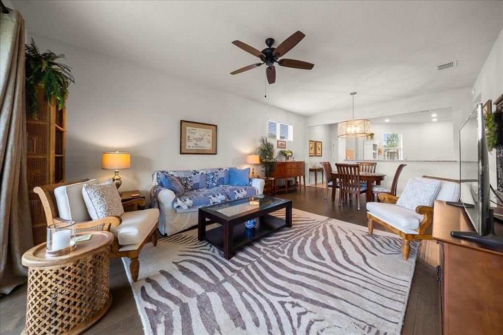 For Sale: $310,000 (2 beds, 2 baths, 1300 Square Feet)