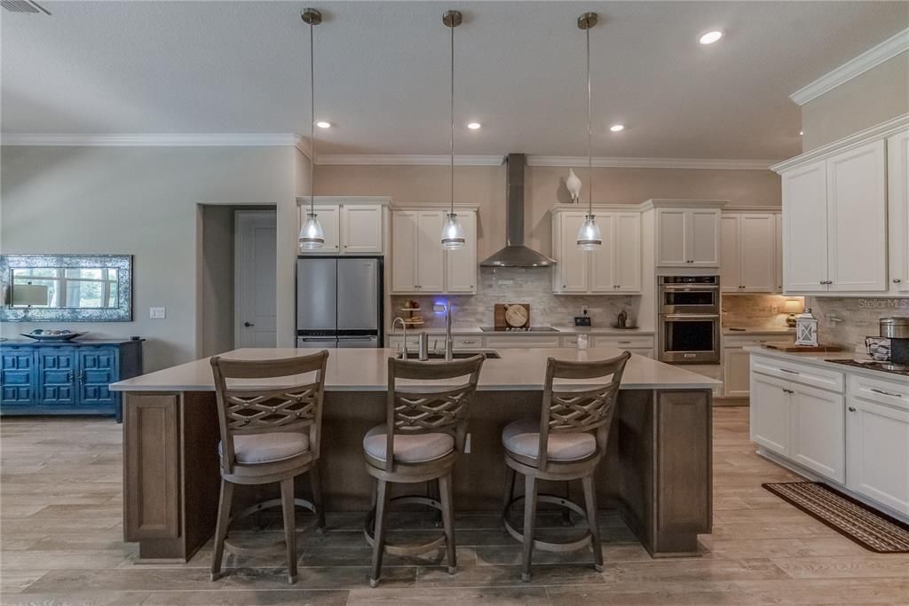 En Venta: $748,847 (3 camas, 3 baños, 2955 Pies cuadrados)
