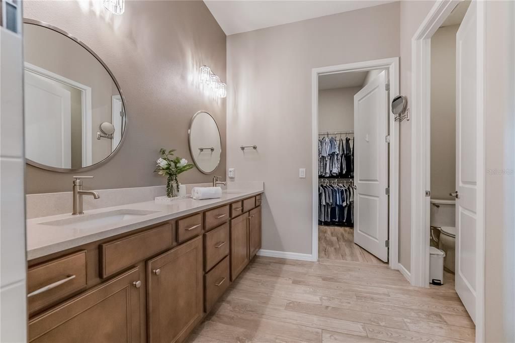 En Venta: $748,847 (3 camas, 3 baños, 2955 Pies cuadrados)