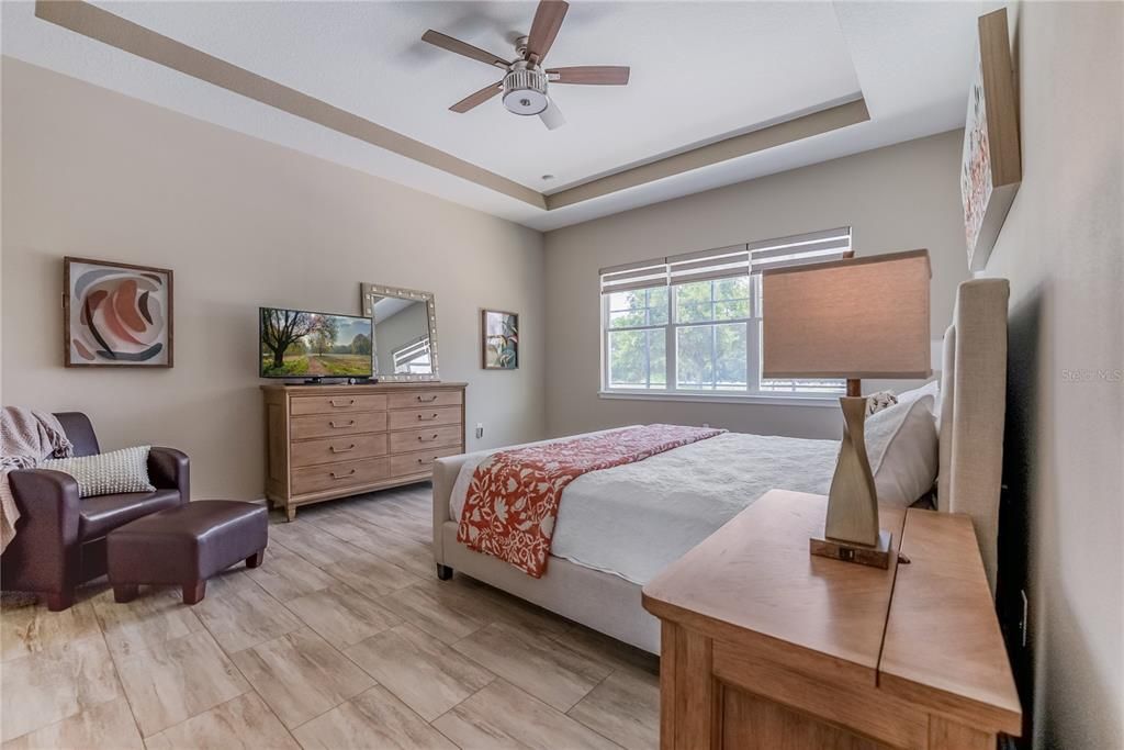 En Venta: $748,847 (3 camas, 3 baños, 2955 Pies cuadrados)