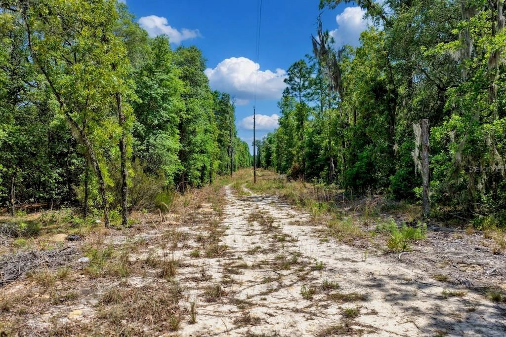 Под контрактом: $395,000 (30.00 acres)