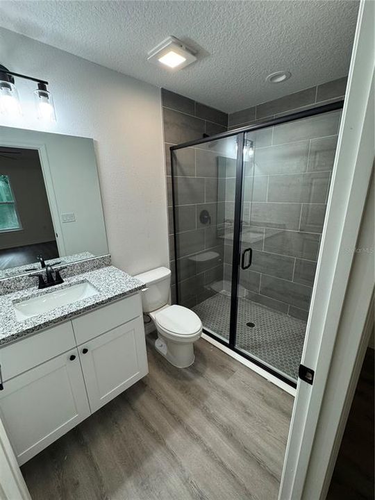 На продажу: $249,900 (3 спален, 2 ванн, 1317 Квадратных фут)