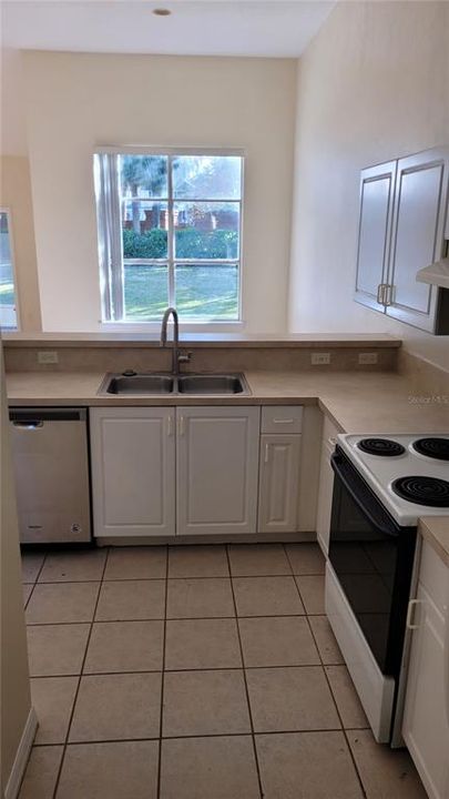 В аренду: $1,800 (3 спален, 2 ванн, 1650 Квадратных фут)