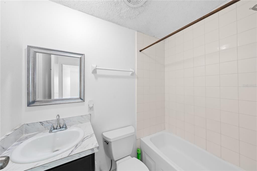 For Sale: $199,100 (3 beds, 2 baths, 1403 Square Feet)