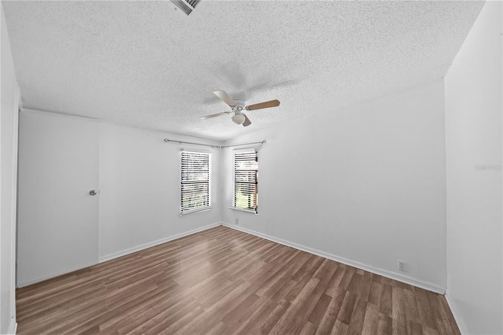 For Sale: $199,100 (3 beds, 2 baths, 1403 Square Feet)