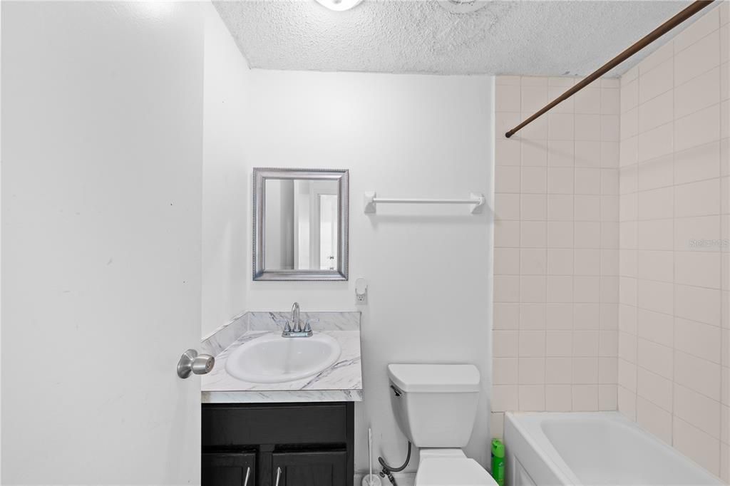 For Sale: $199,100 (3 beds, 2 baths, 1403 Square Feet)