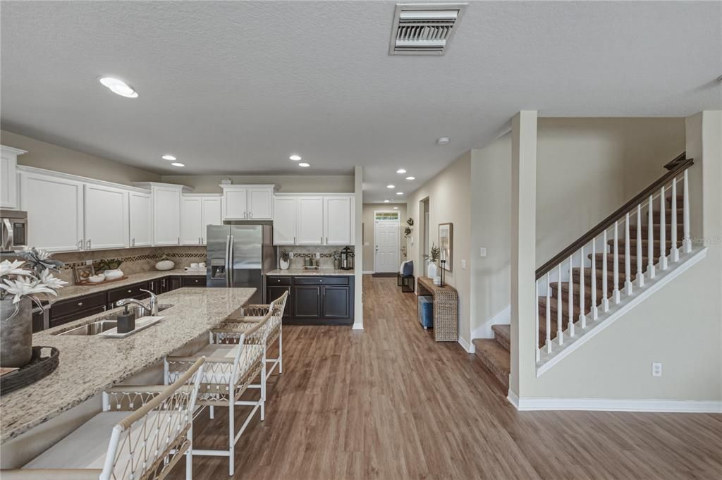 En Venta: $495,000 (4 camas, 2 baños, 2819 Pies cuadrados)