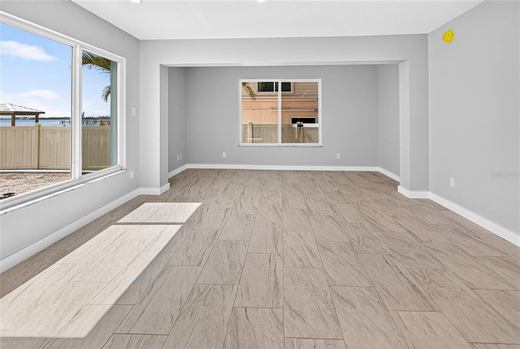 For Sale: $489,300 (2 beds, 1 baths, 1002 Square Feet)