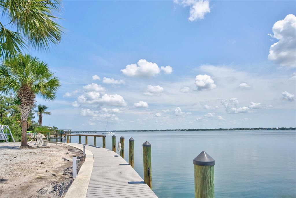 For Sale: $489,300 (2 beds, 1 baths, 1002 Square Feet)