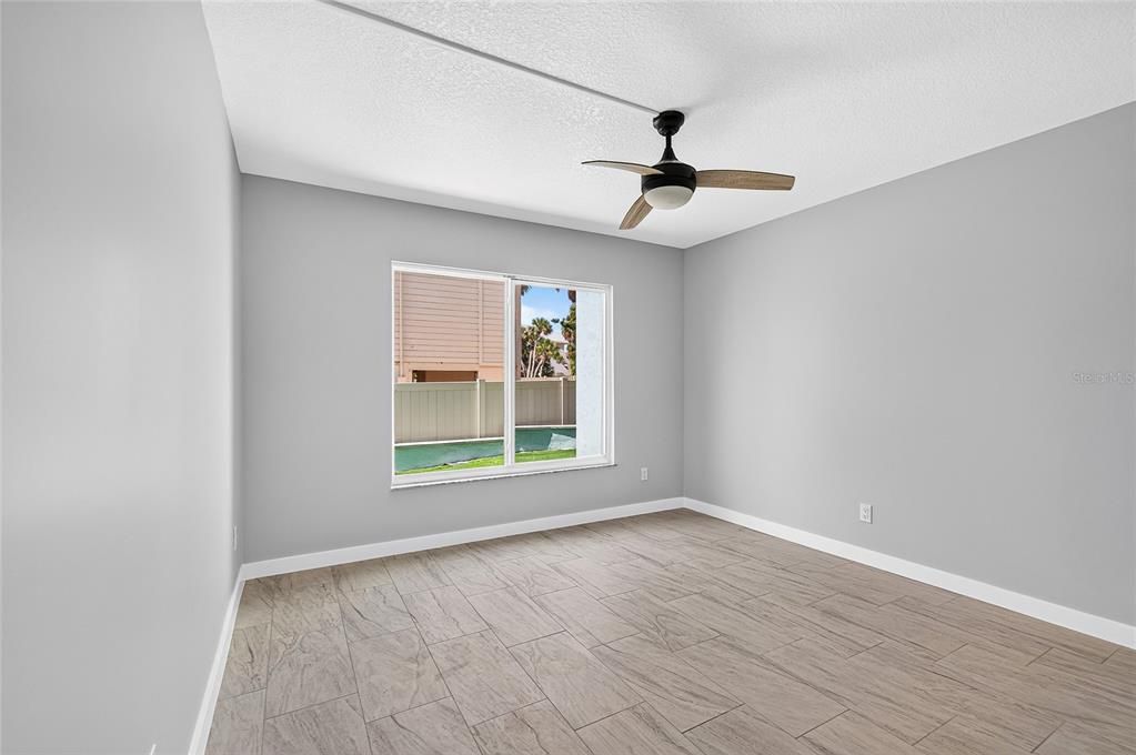 For Sale: $489,300 (2 beds, 1 baths, 1002 Square Feet)