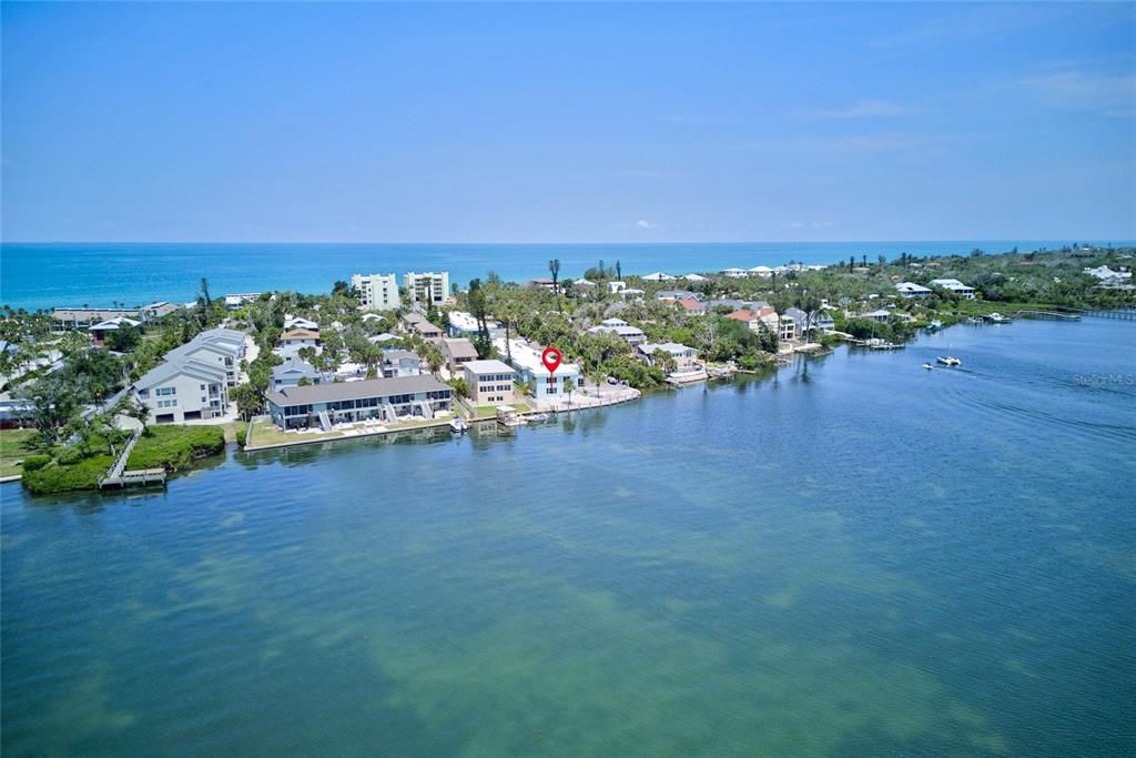 For Sale: $489,300 (2 beds, 1 baths, 1002 Square Feet)
